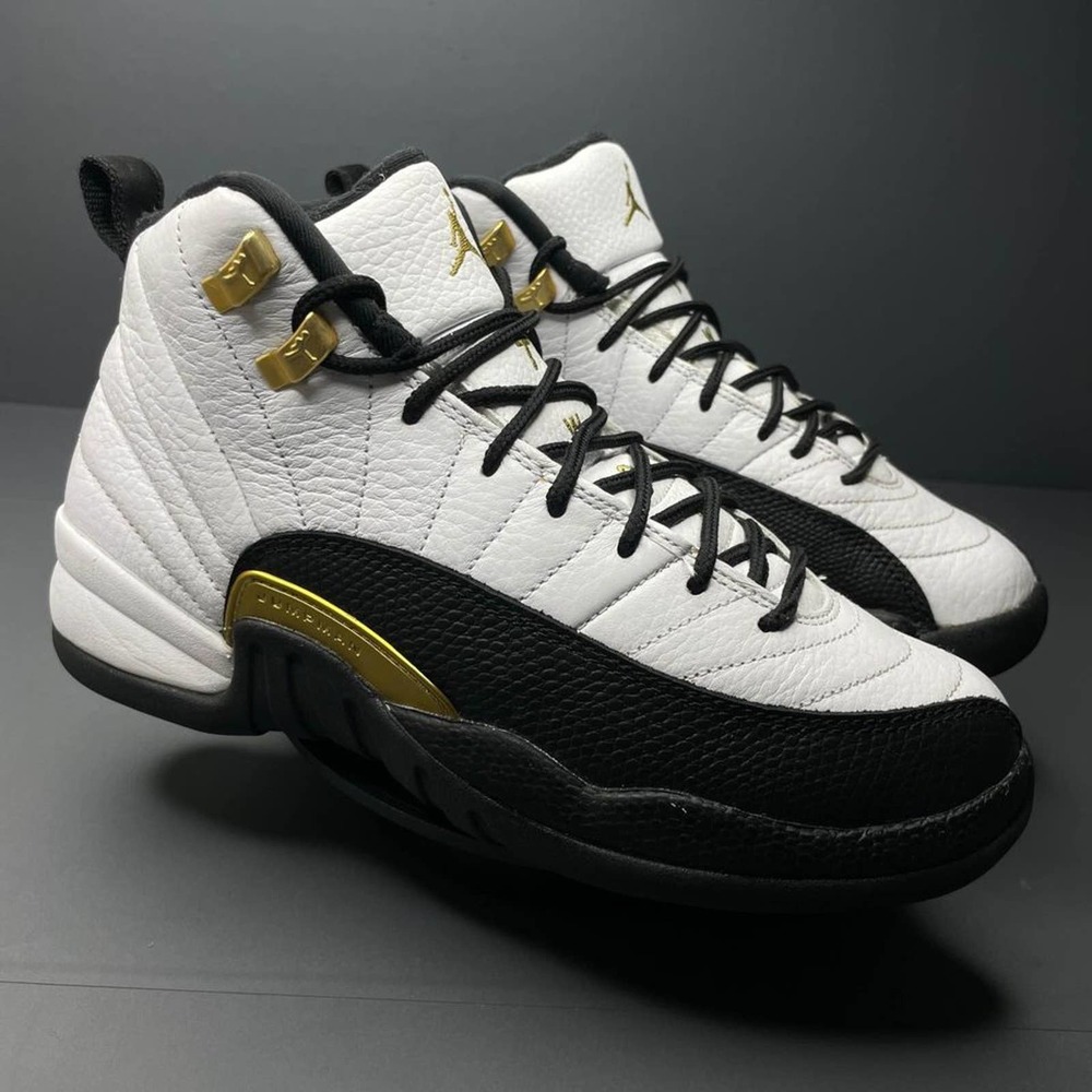 🔥SOLD🔥 Used Air Jordan 12 Royalty Taxi Women Size 7.5 Kids size : 6